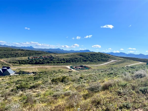 1 582 m² Land