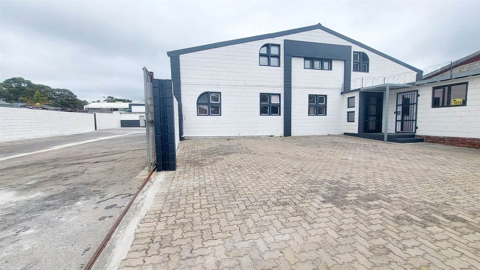 611.63  m² Commercial space in Walmer photo number 2