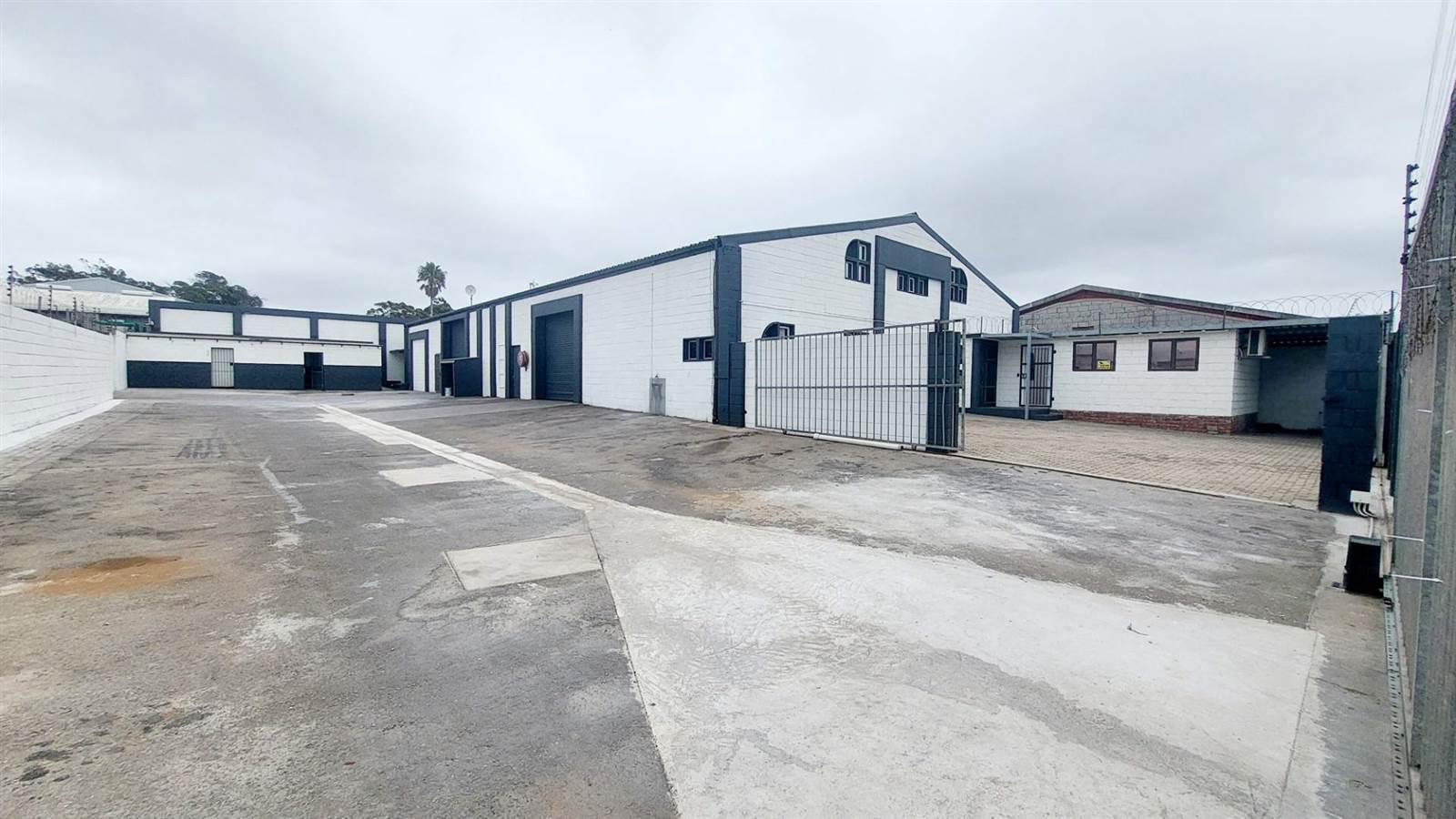 611.63  m² Commercial space in Walmer photo number 1
