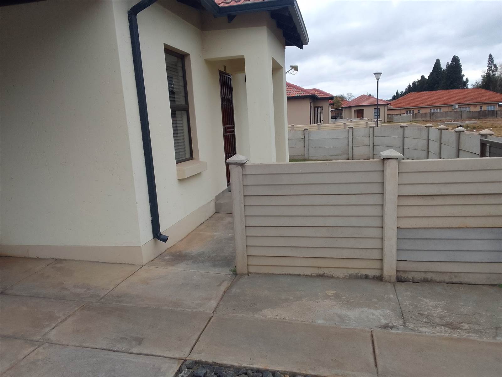 2 Bed Townhouse in Waterval East photo number 11