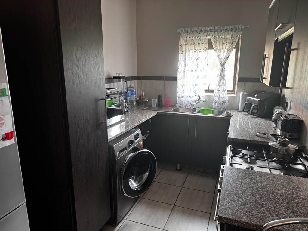 3 Bed House in Secunda photo number 6