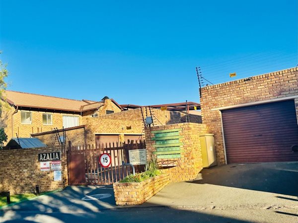 3 Bedroom Townhouse 3 Bedroom Townhouse
