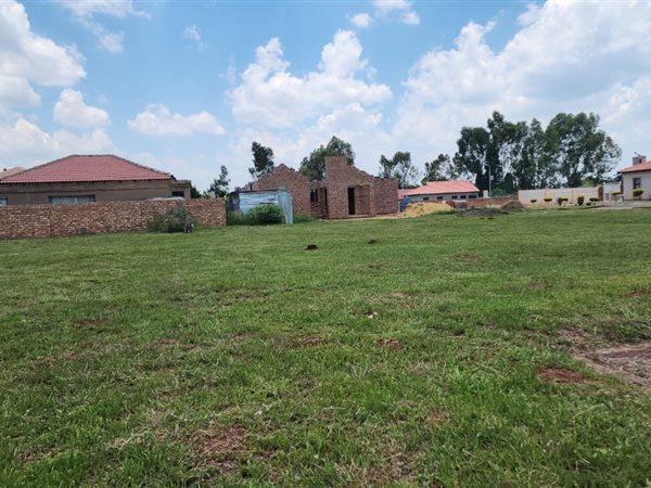506 m² Land available in Rayton