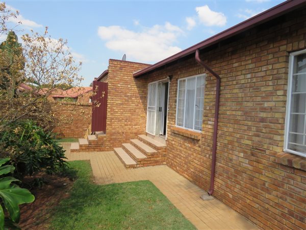 2 Bedroom Townhouse 2 Bedroom Townhouse