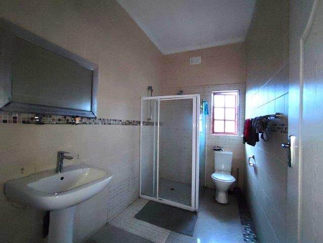 11 Bed House in Pietermaritzburg Central photo number 6