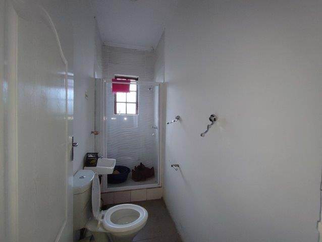 11 Bed House in Pietermaritzburg Central photo number 7