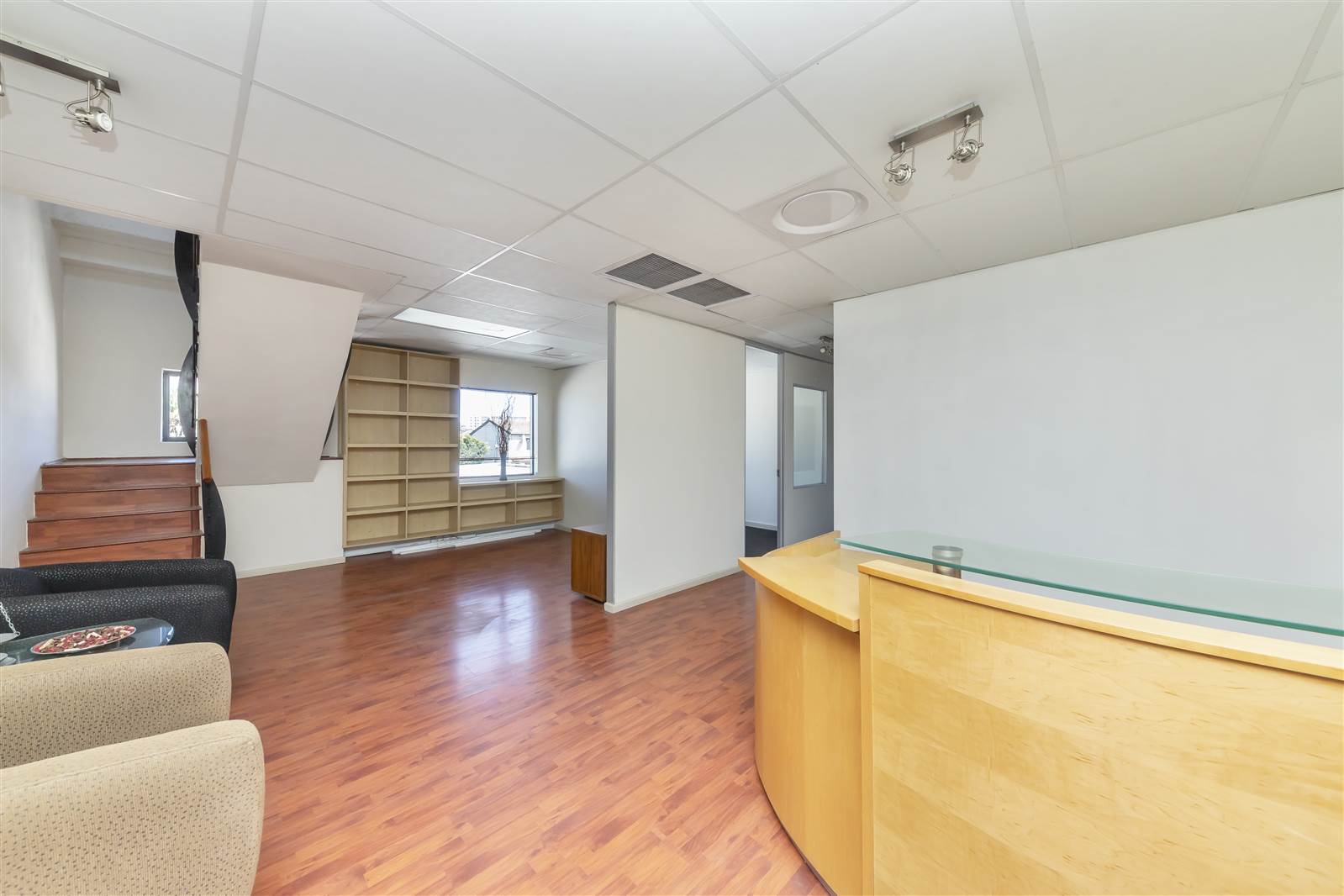 197  m² Commercial space in Tableview photo number 1