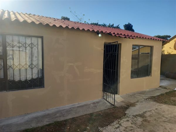 4 Bedroom House 4 Bedroom House