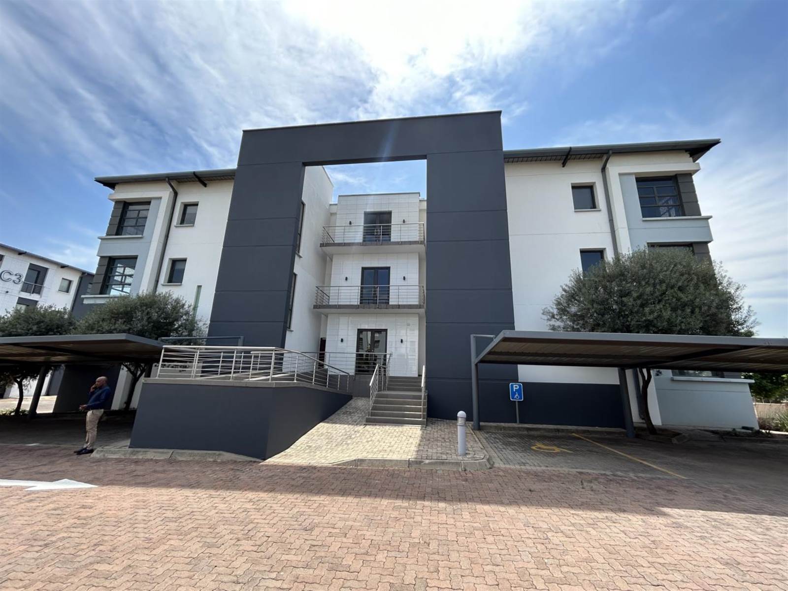 1220.65  m² Commercial space in Highveld photo number 1