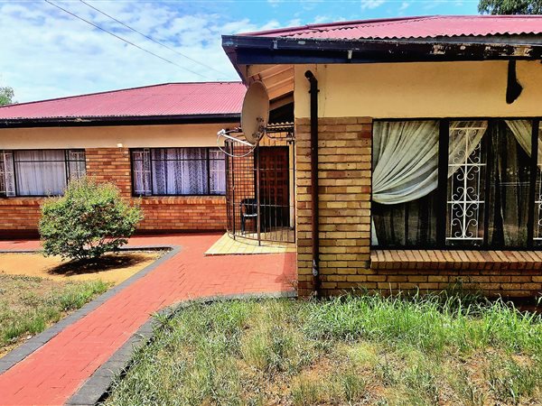 3 Bedroom House 3 Bedroom House