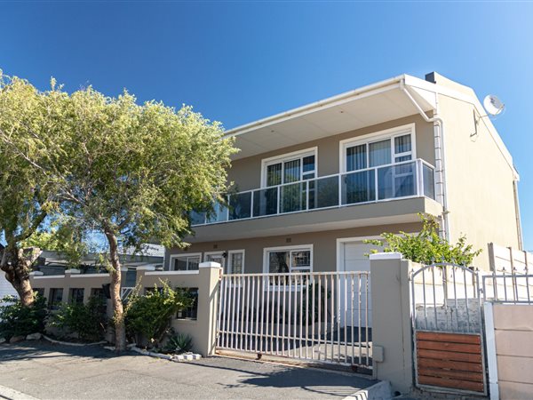 5 Bedroom House 5 Bedroom House