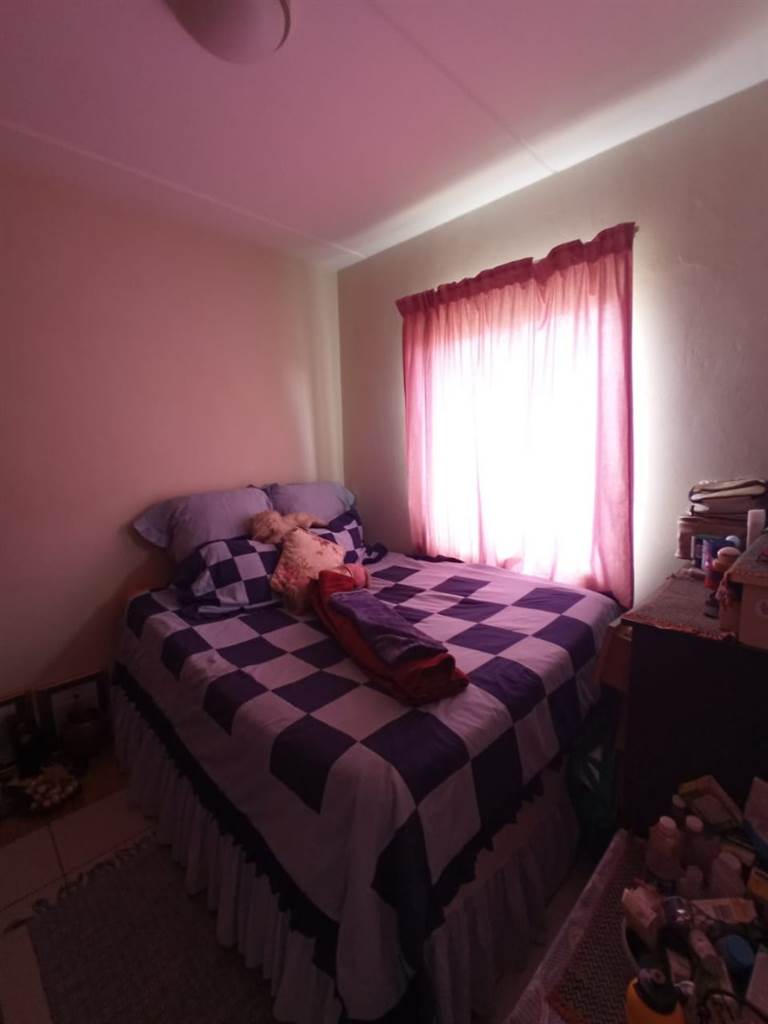 2 Bed Apartment in Jabulani photo number 6