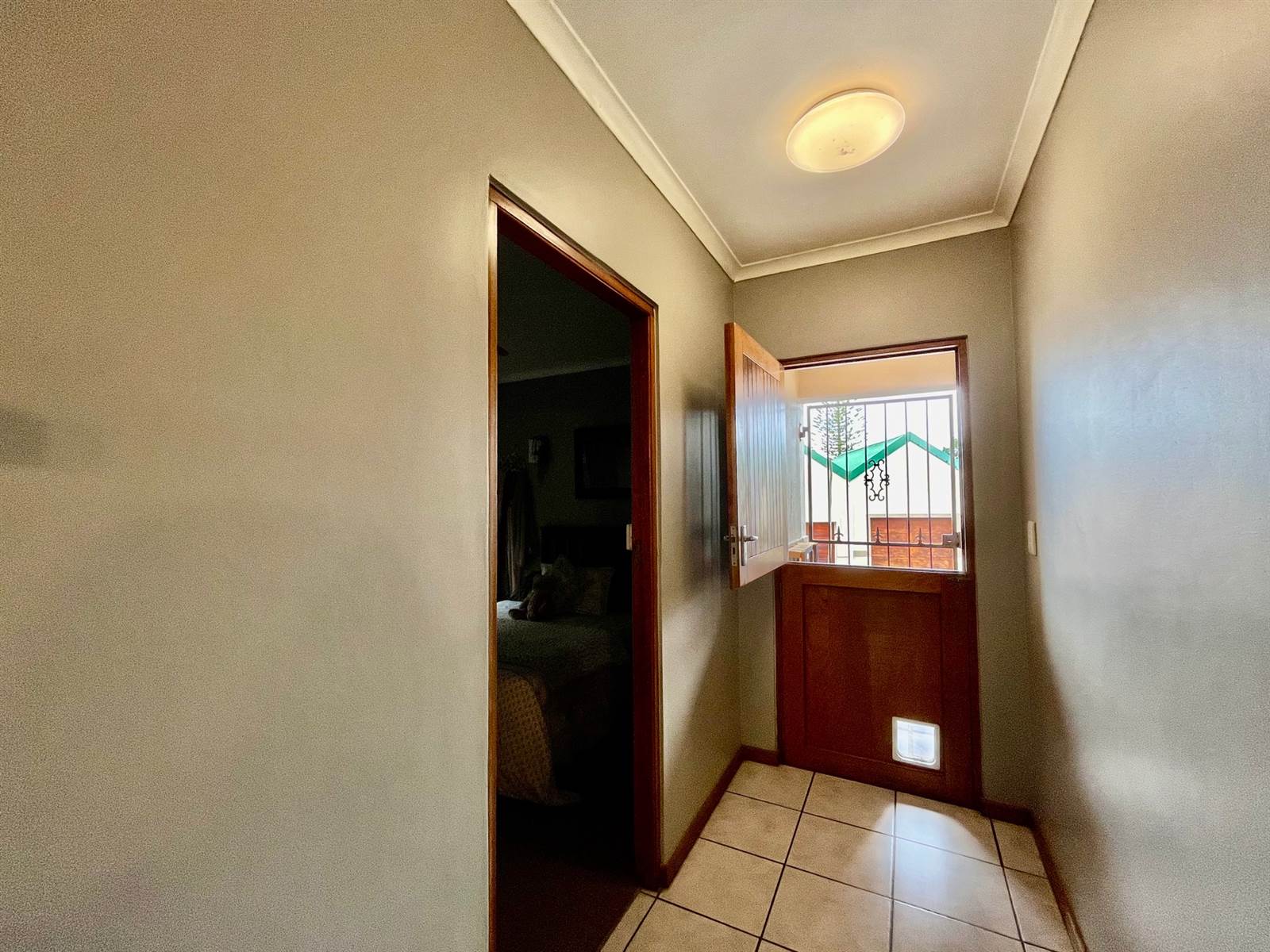 2 Bed Townhouse in Swellendam photo number 15