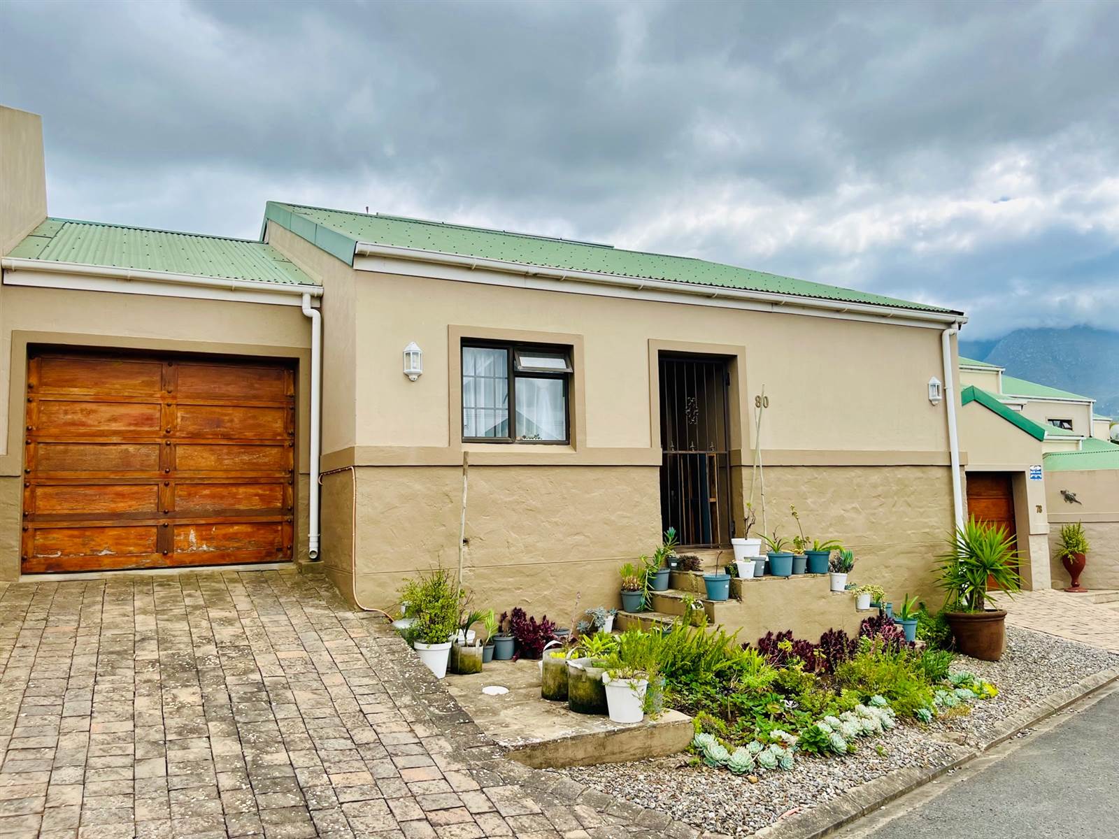 2 Bed Townhouse in Swellendam photo number 2