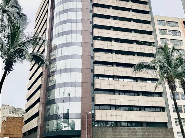 163.7 m² Office Space 163.7 m² Office Space
