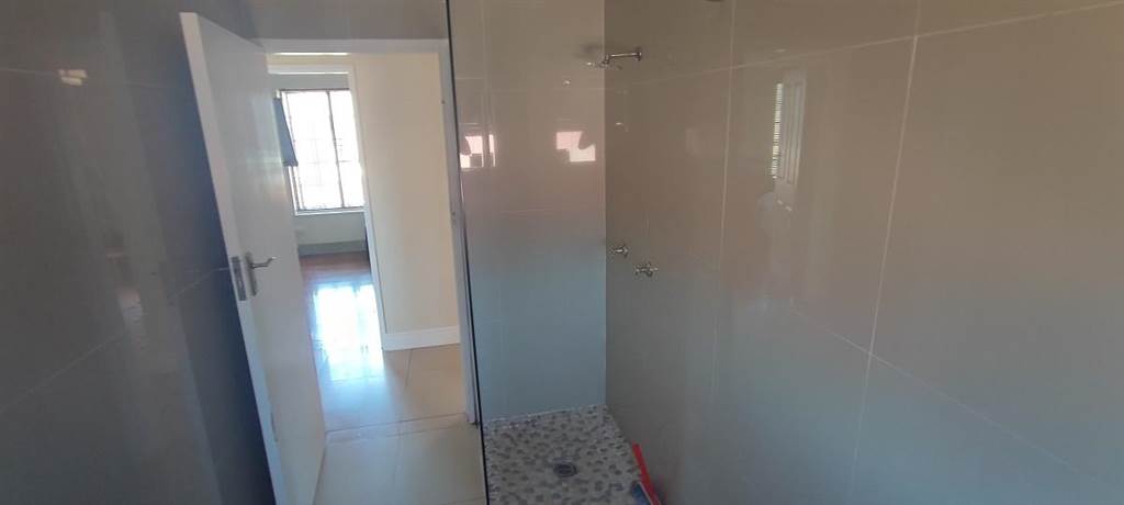 4 Bed House in Strandfontein photo number 25