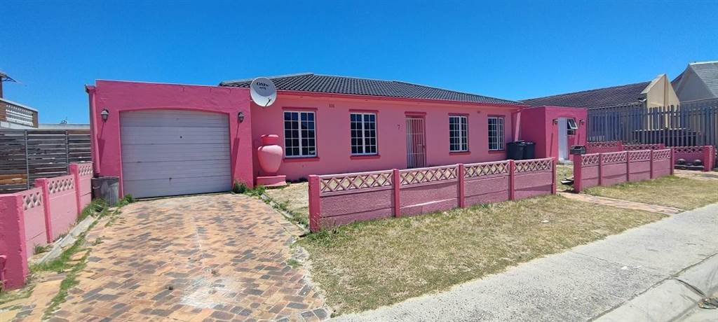 4 Bed House in Strandfontein photo number 29