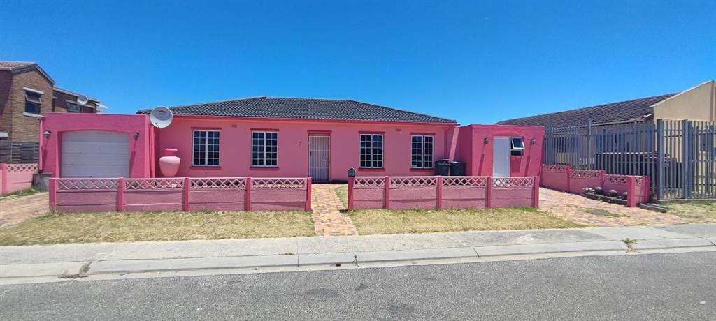 4 Bed House in Strandfontein photo number 26