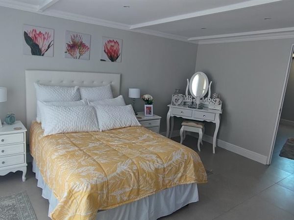 4 Bed House in Strandfontein