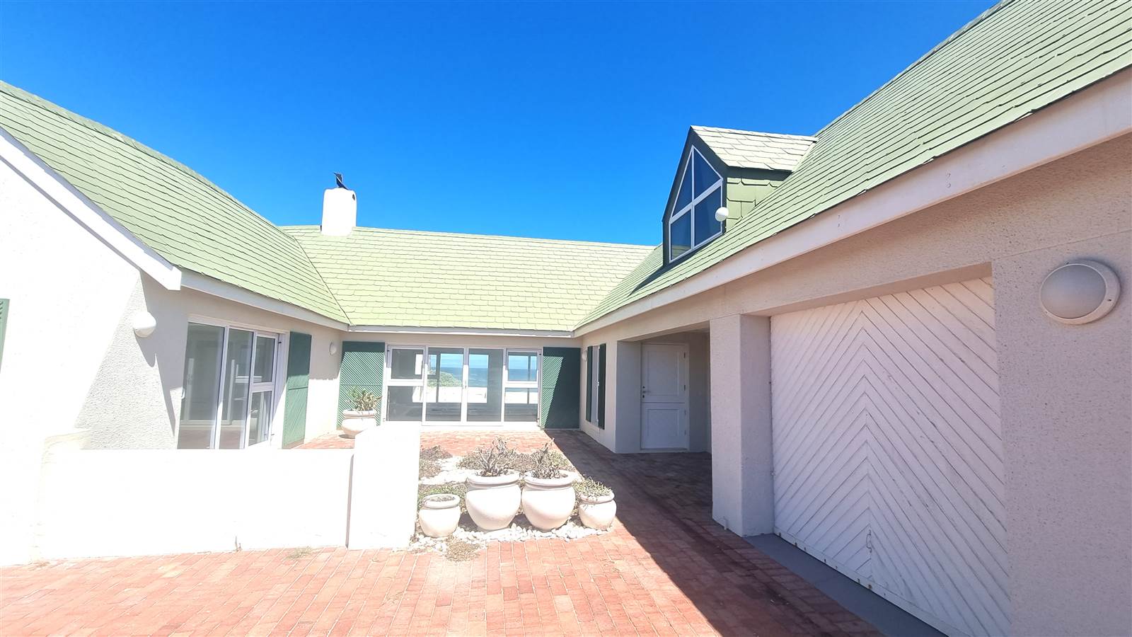 4 Bed House in Jakkalsfontein photo number 4