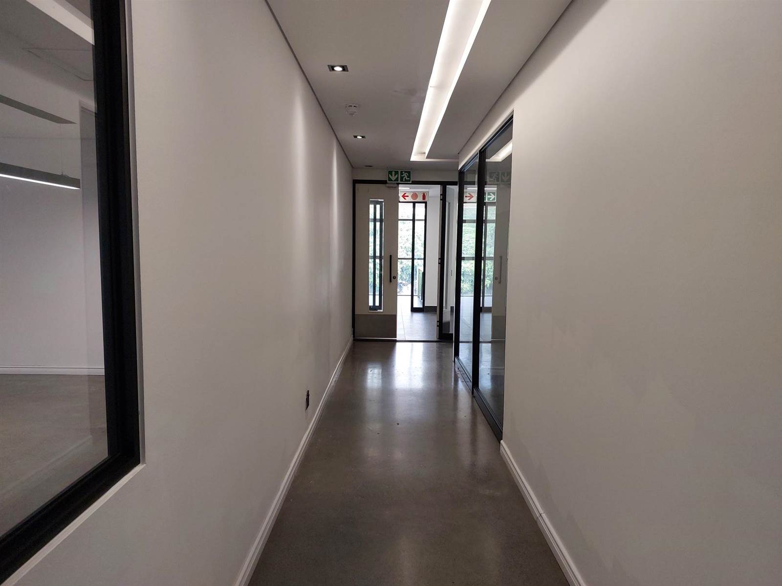 2592  m² Commercial space in Bryanston photo number 11