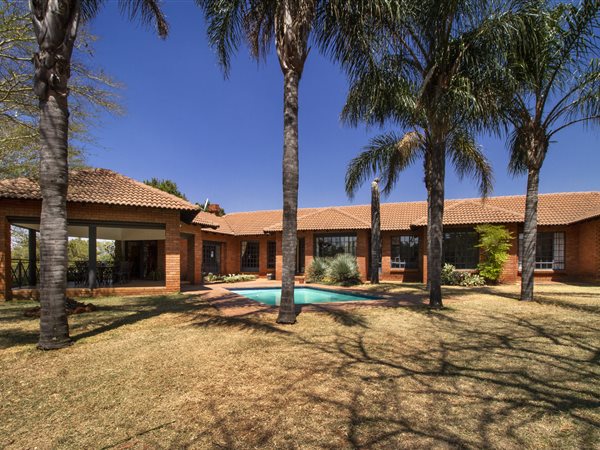 4 Bed House in Mooikloof Equestrian Estate