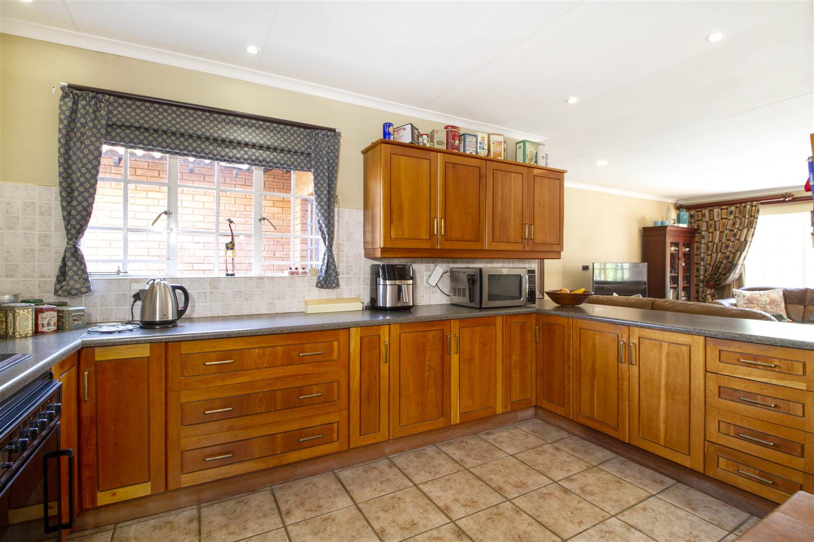 4 Bed House in Mooikloof Equestrian Estate photo number 15