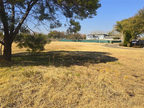 910 m² Land