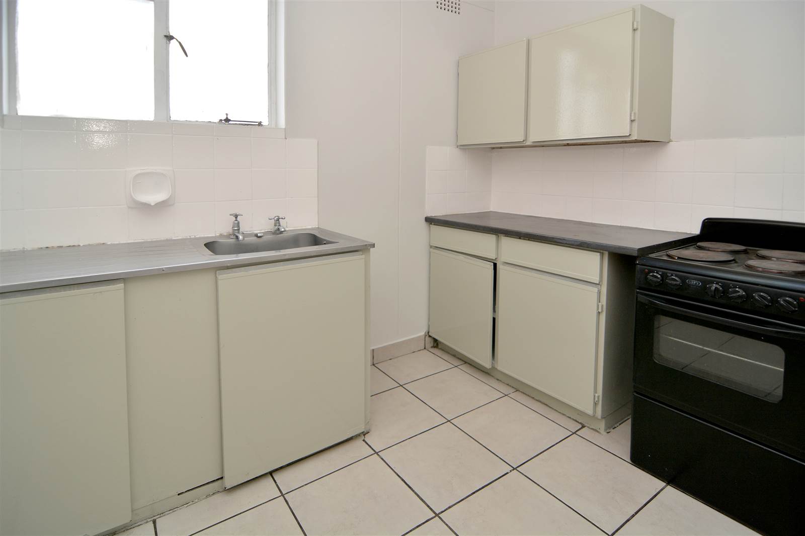 2 Bed Apartment in Benoni Central photo number 2