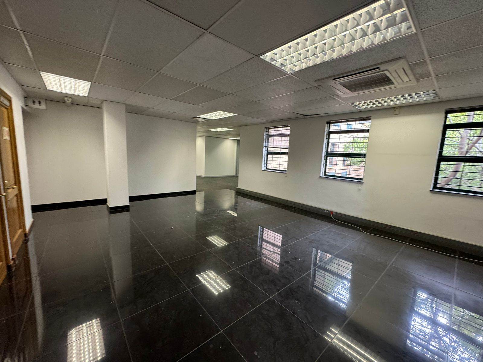 527  m² Commercial space in Sunninghill photo number 11