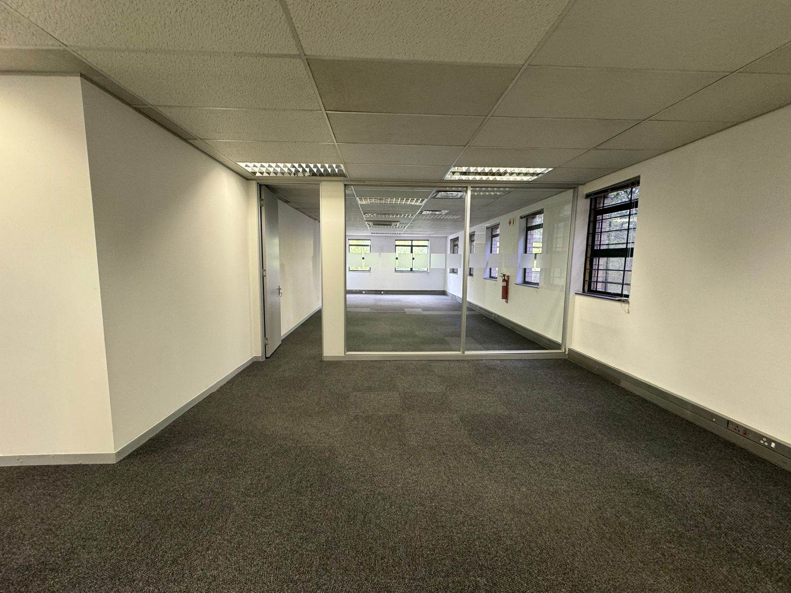 527  m² Commercial space in Sunninghill photo number 9