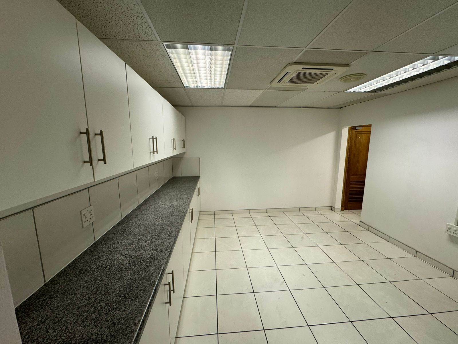 527  m² Commercial space in Sunninghill photo number 14