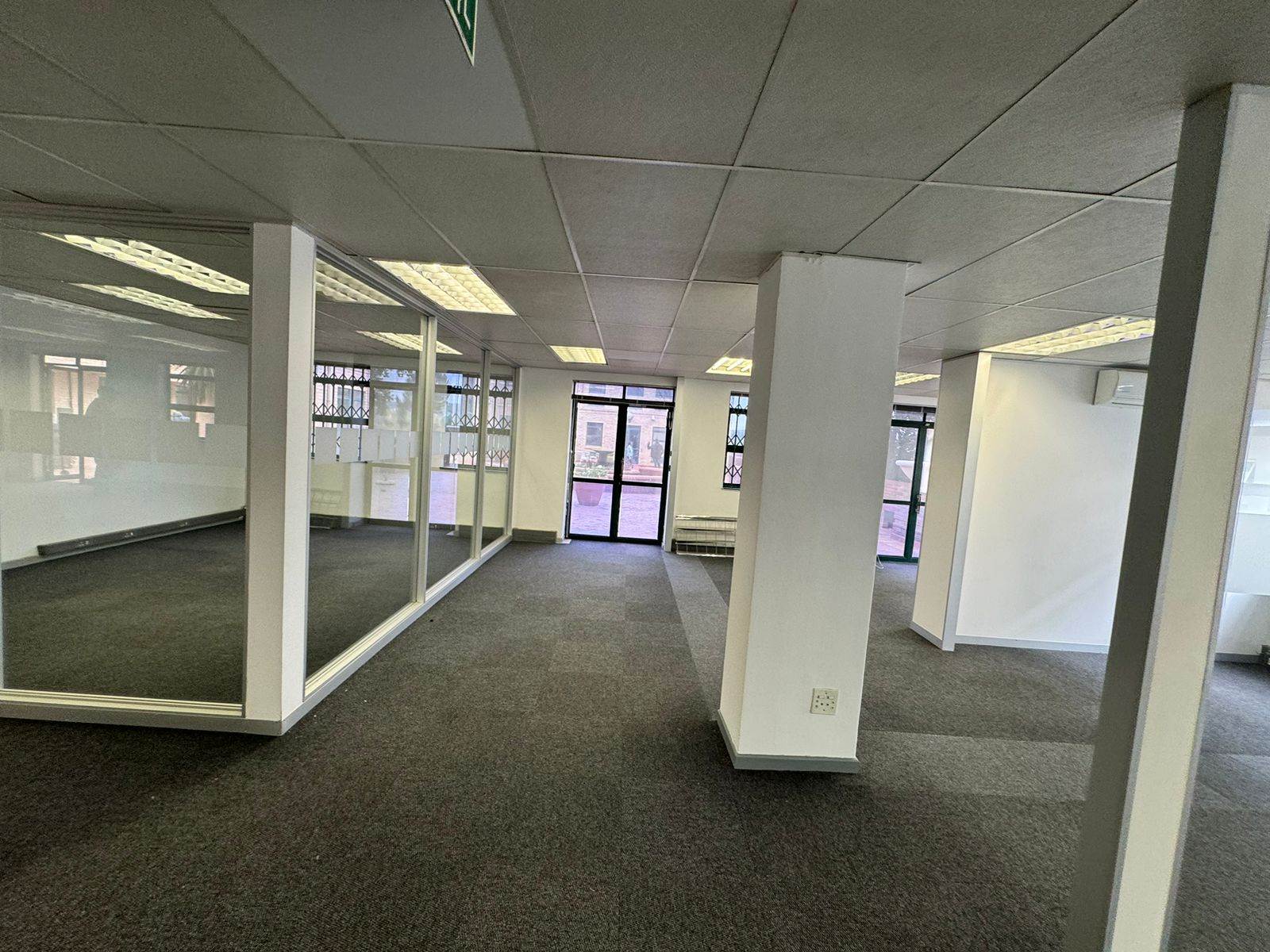 527  m² Commercial space in Sunninghill photo number 21