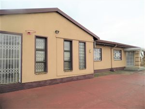 4 Bed House in Longcroft