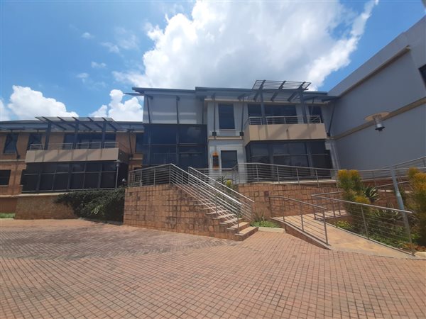 331  m² Commercial space in Silver Lakes