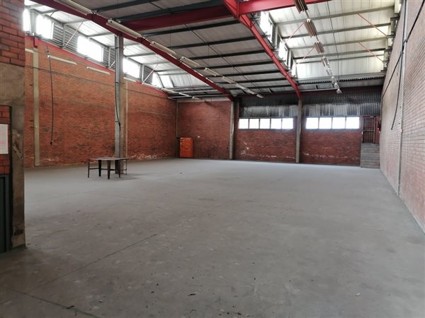612 m² Industrial space 612 m² Industrial space