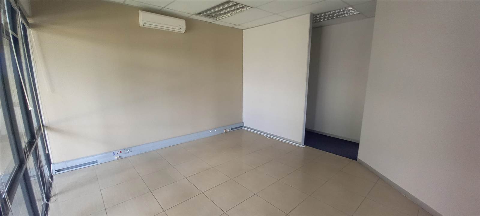 220  m² Commercial space in Bedfordview photo number 3