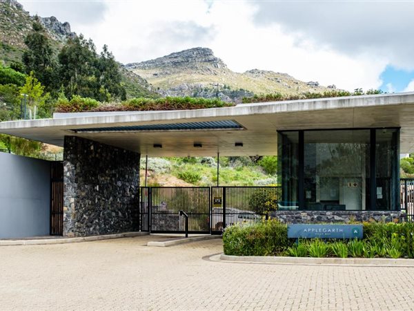 650 m² Land available in Hout Bay and surrounds