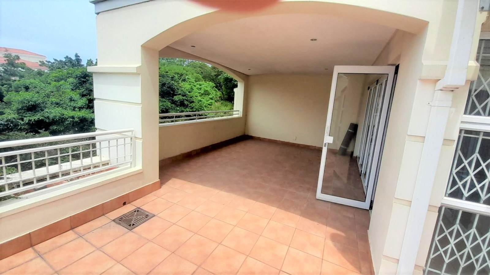 3 Bed Apartment in La Lucia photo number 6