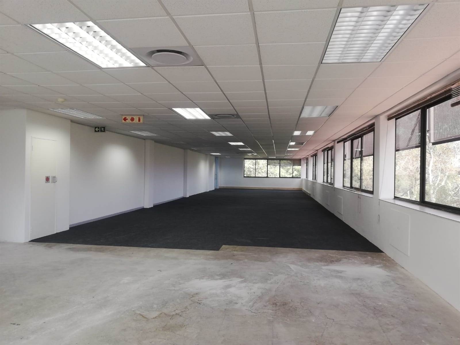 301.8  m² Commercial space in Woodmead photo number 14