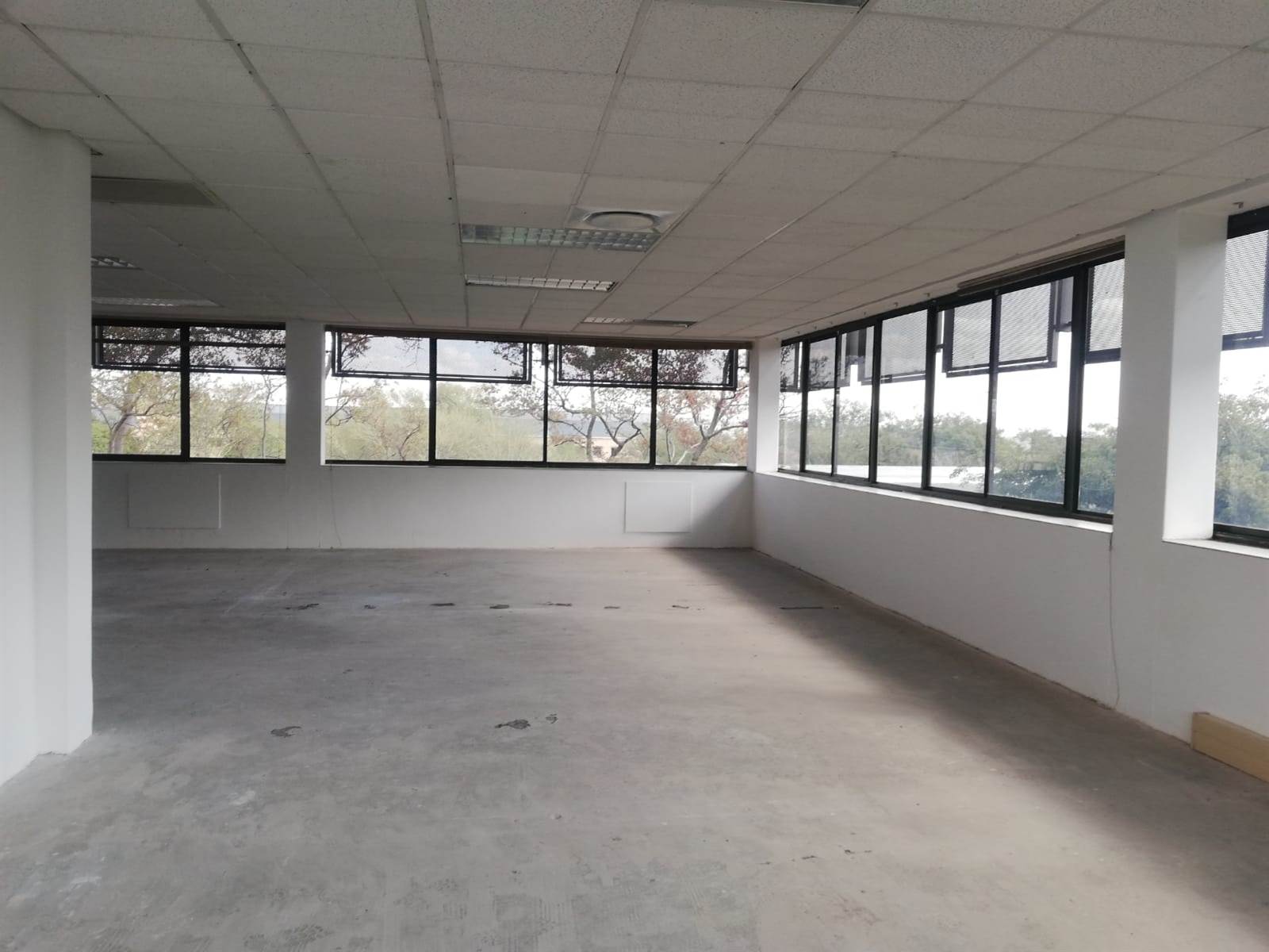301.8  m² Commercial space in Woodmead photo number 13