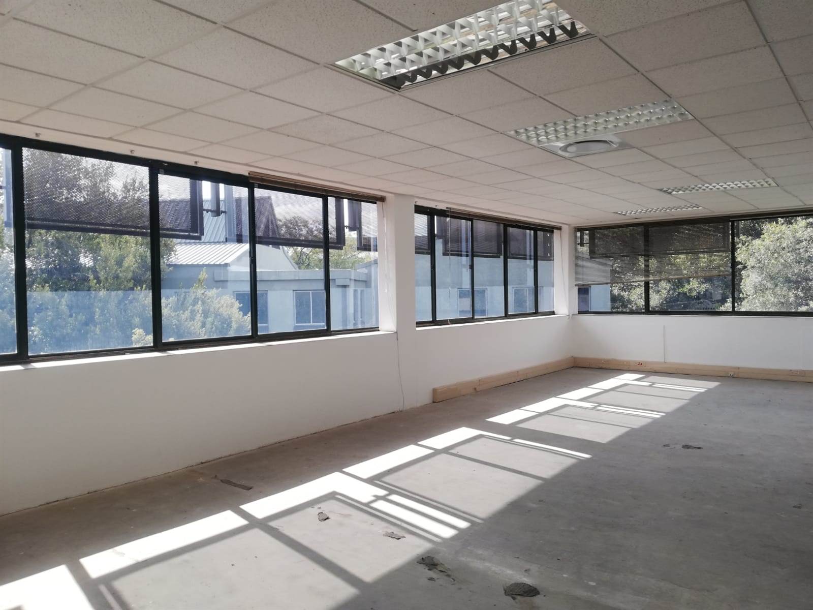 301.8  m² Commercial space in Woodmead photo number 11