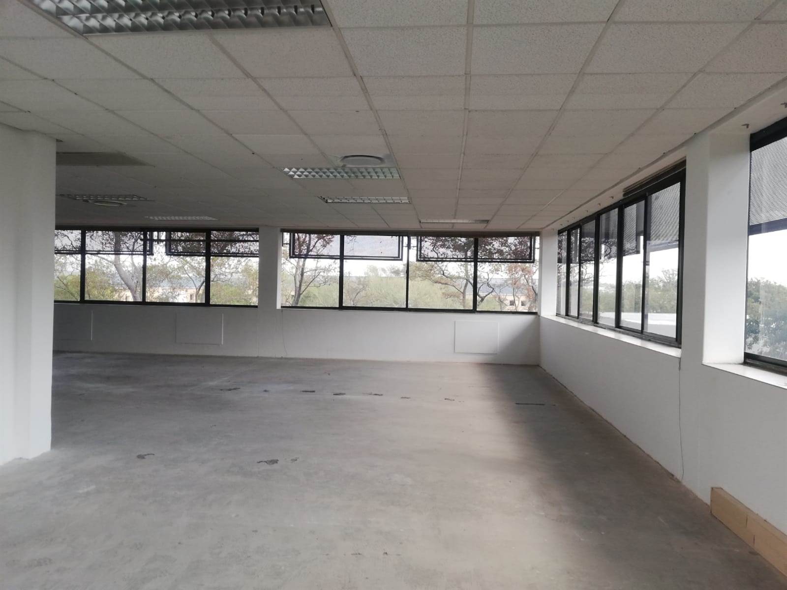 301.8  m² Commercial space in Woodmead photo number 17