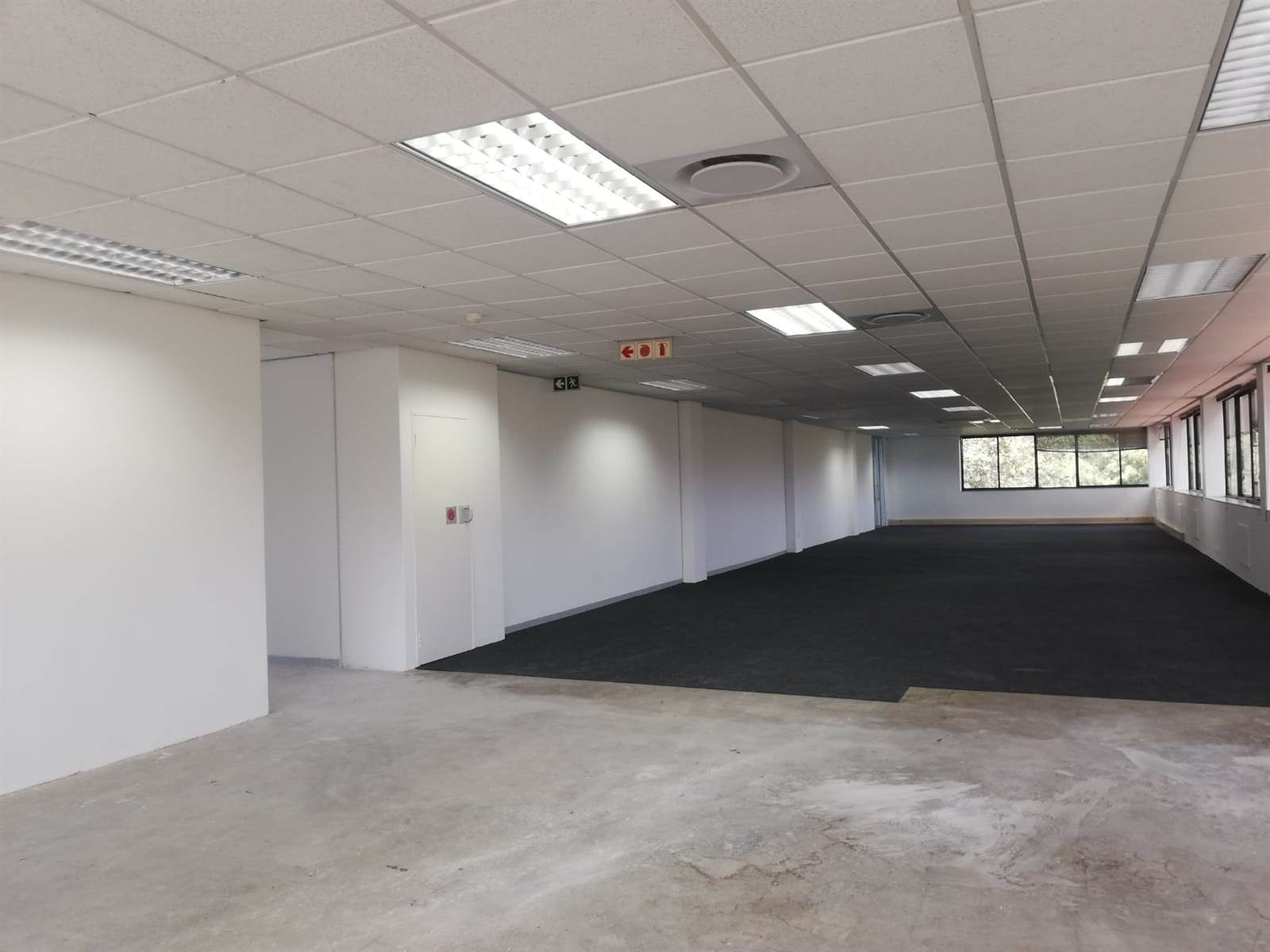 301.8  m² Commercial space in Woodmead photo number 16