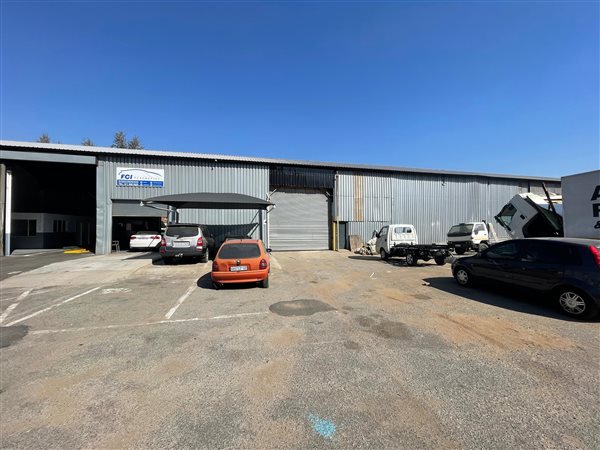 588 m² Industrial space 588 m² Industrial space