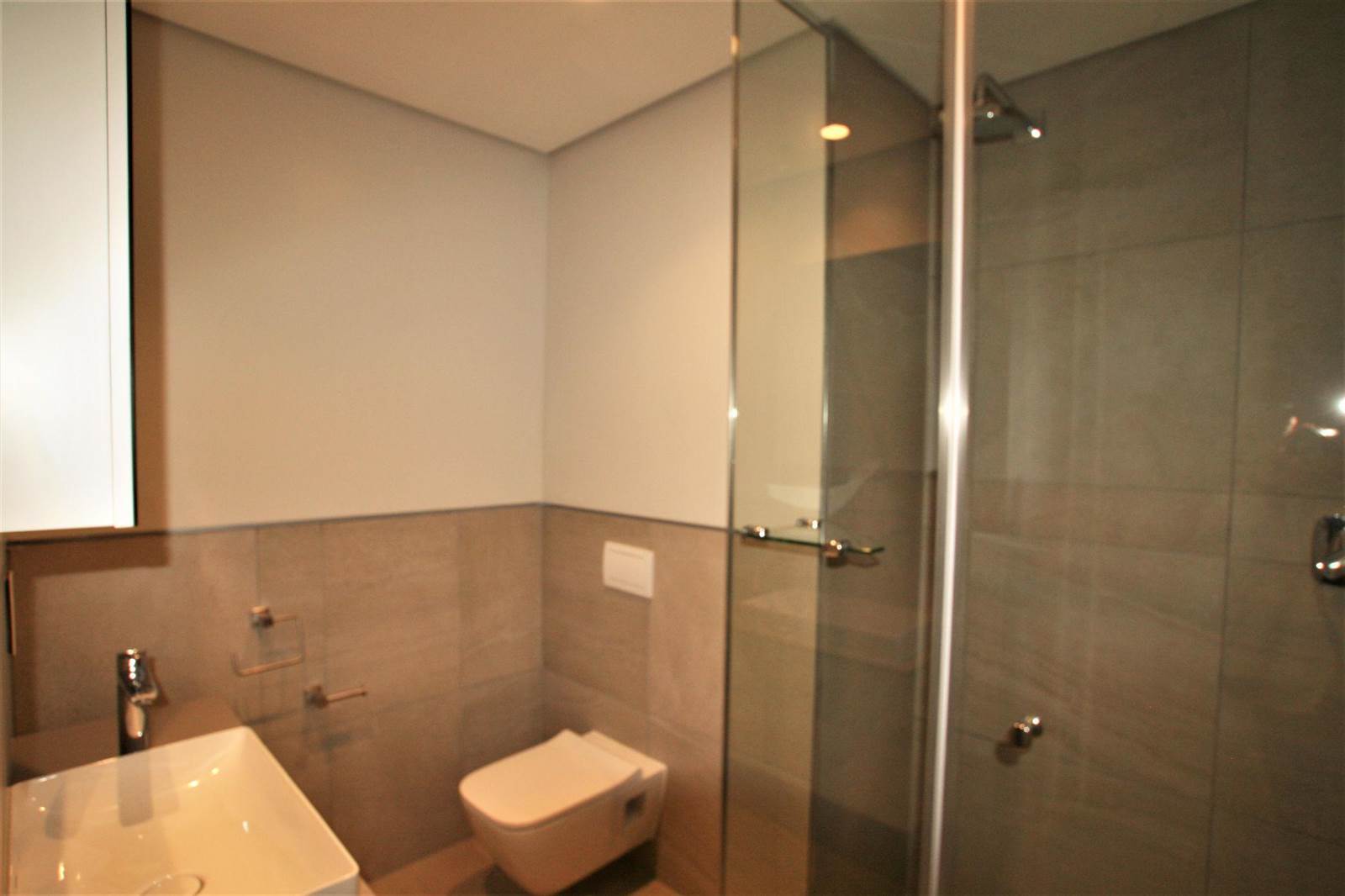 Studio Apartment in Melrose Arch photo number 11