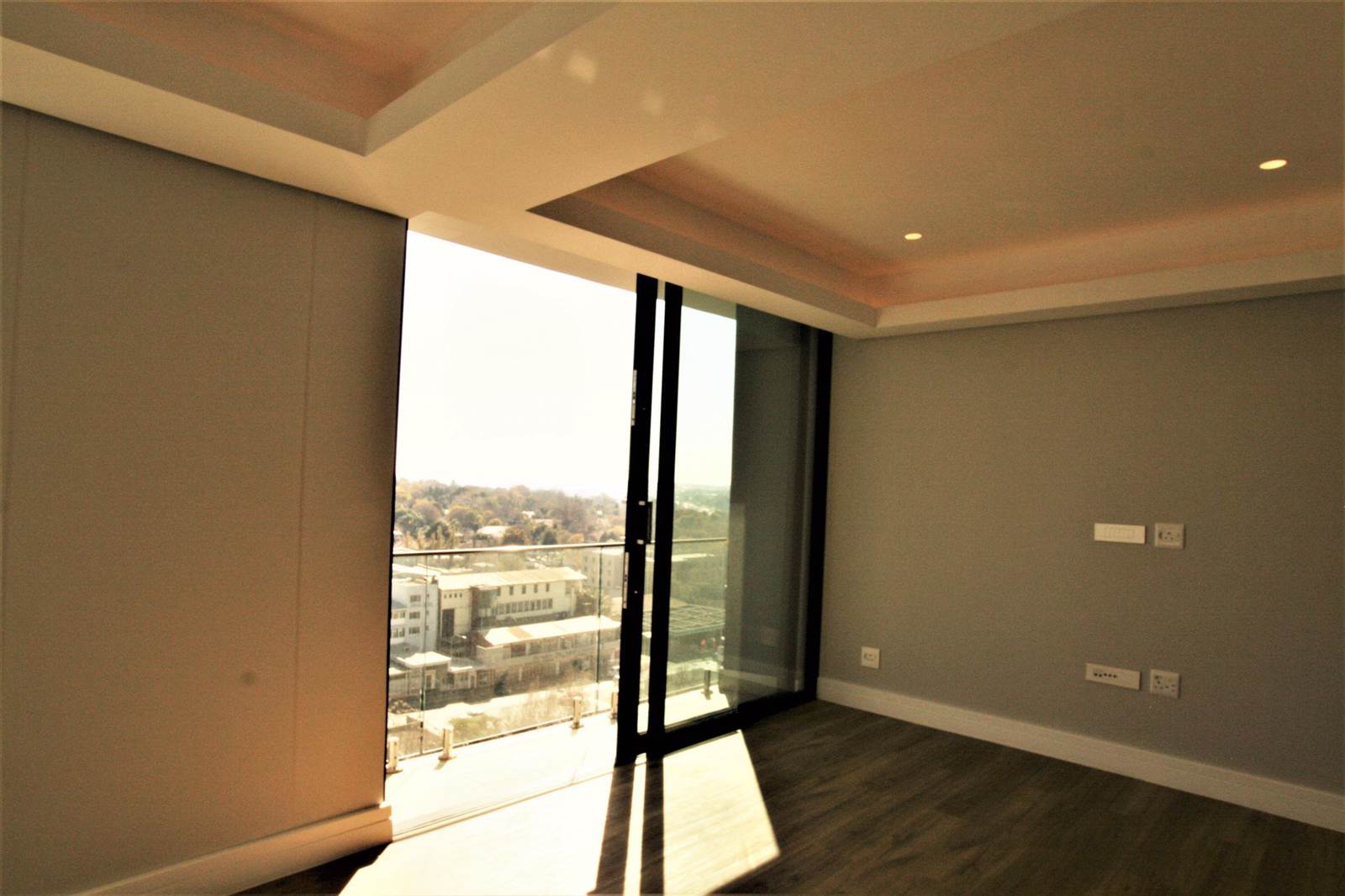 Studio Apartment in Melrose Arch photo number 12
