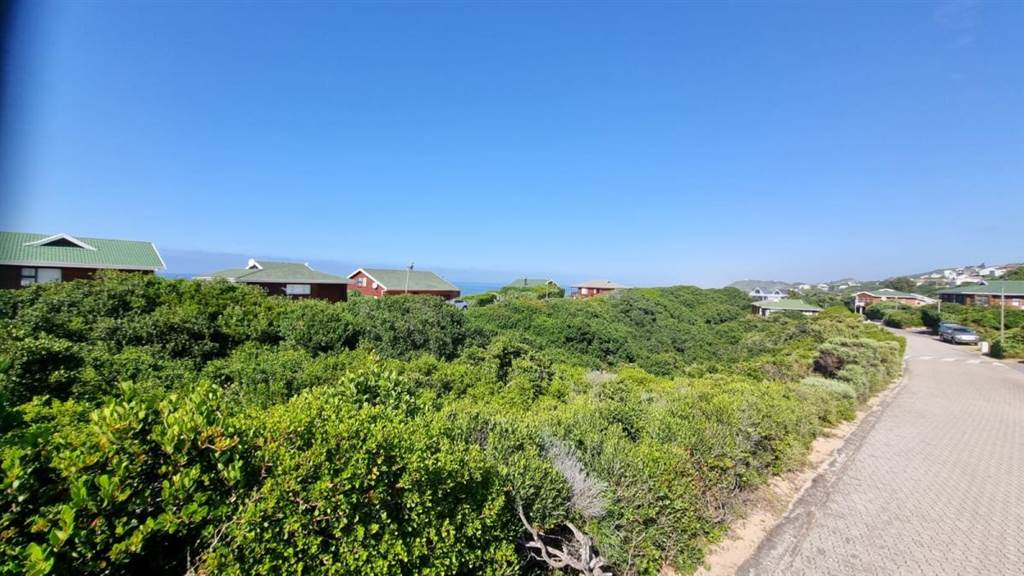 261 m² Land available in Dwarswegstrand photo number 13