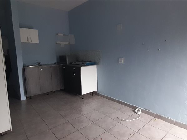 Bachelor apartment in St Winifreds