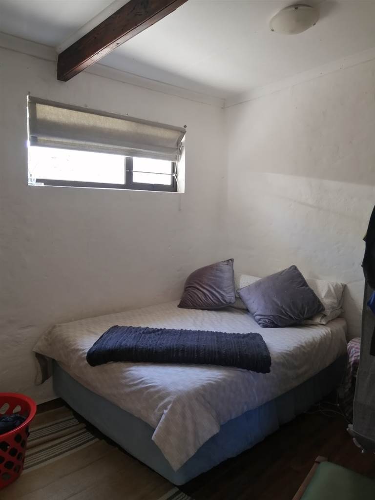 1 Bed Apartment in Graaff Reinet photo number 6